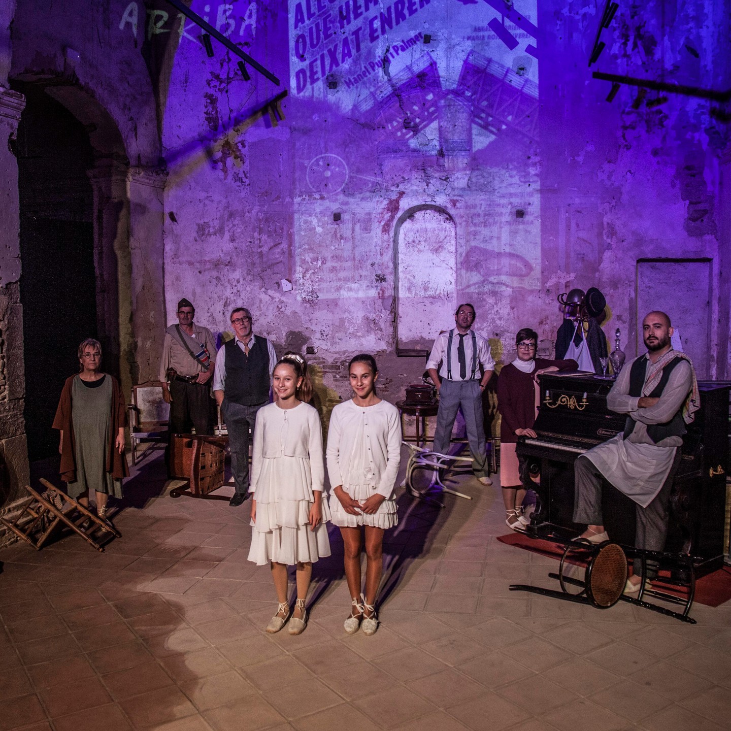 Us esperem aquest divendres 27 a les 20.30 h, dissabte 28 a les 17 h i a les 20.30 h i diumenge a les 18 h al Convent de Sant Agustí. "Allò que hem deixat enrere" un cop més!#alloquehemdeixatenrere @alloquehemdeixatenrere @teatreesplais @tequatret4@aj_castellodempuries#cicleteatreempori #teatreesplais #grupdeteatresplais#teatre #teatreamateur #cultura
